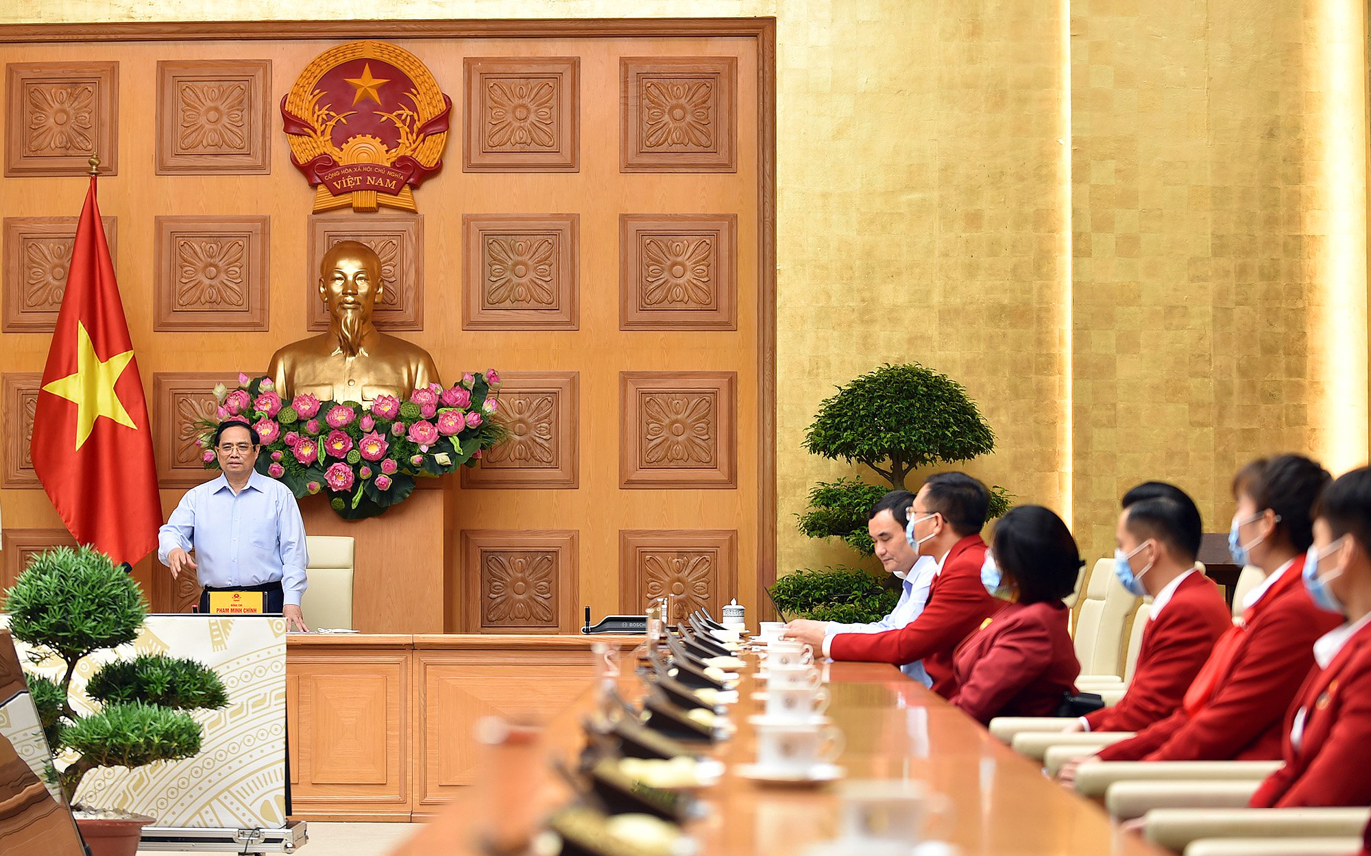 Phó thủ tướng trực tiếp động viên tinh thần cho đoàn thể thao Việt Nam