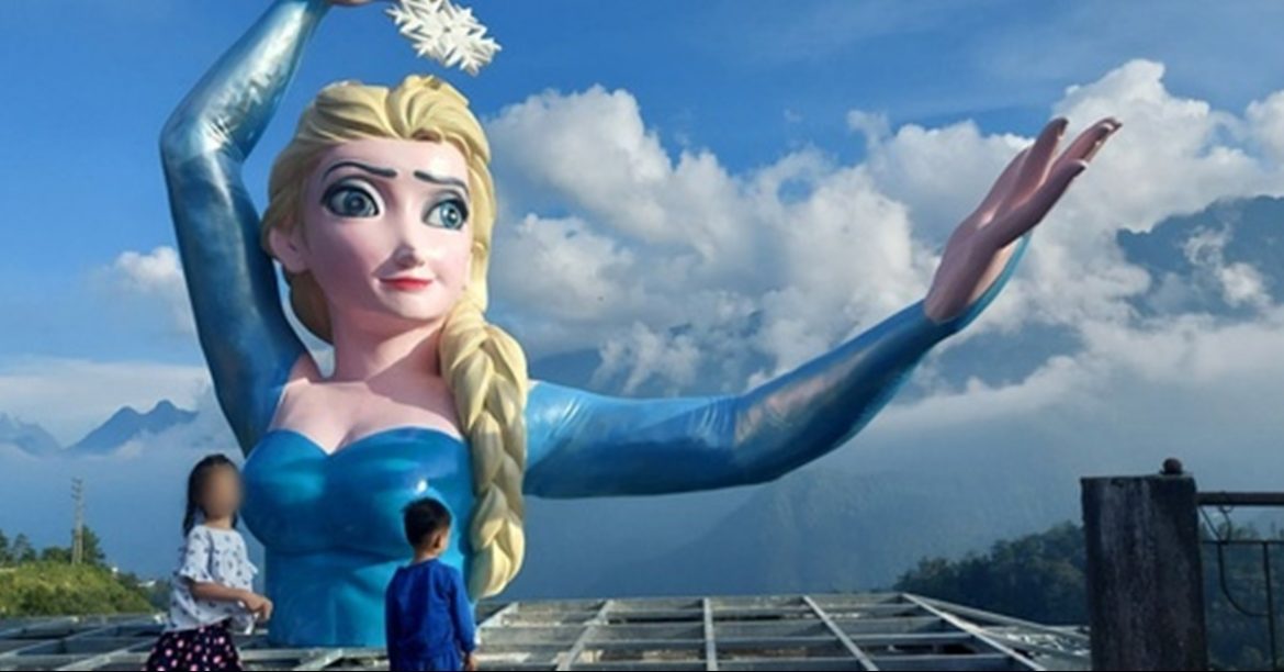 Tượng hoạt hình Elsa ở Sa Pa gây ra nhiều tranh luận